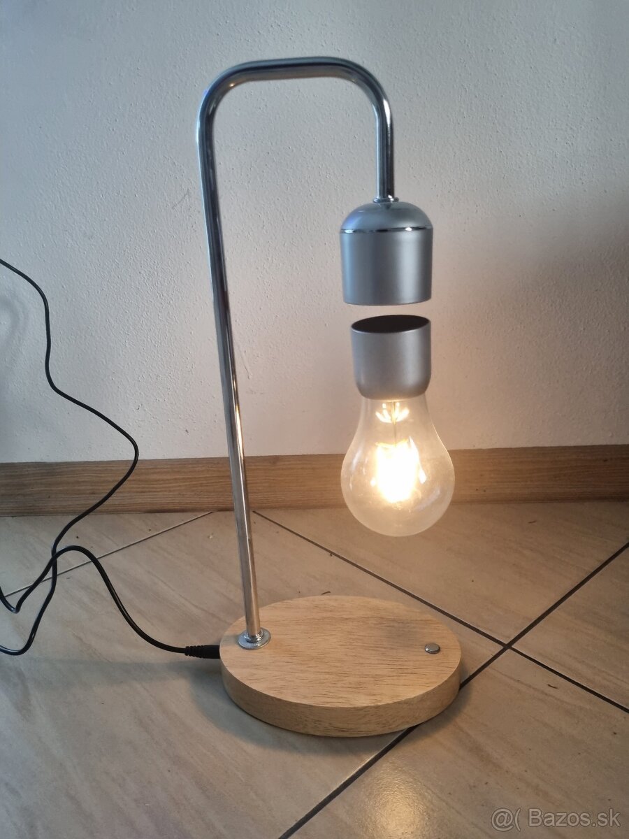 Predám lampu s levitujúcou žiarovkou