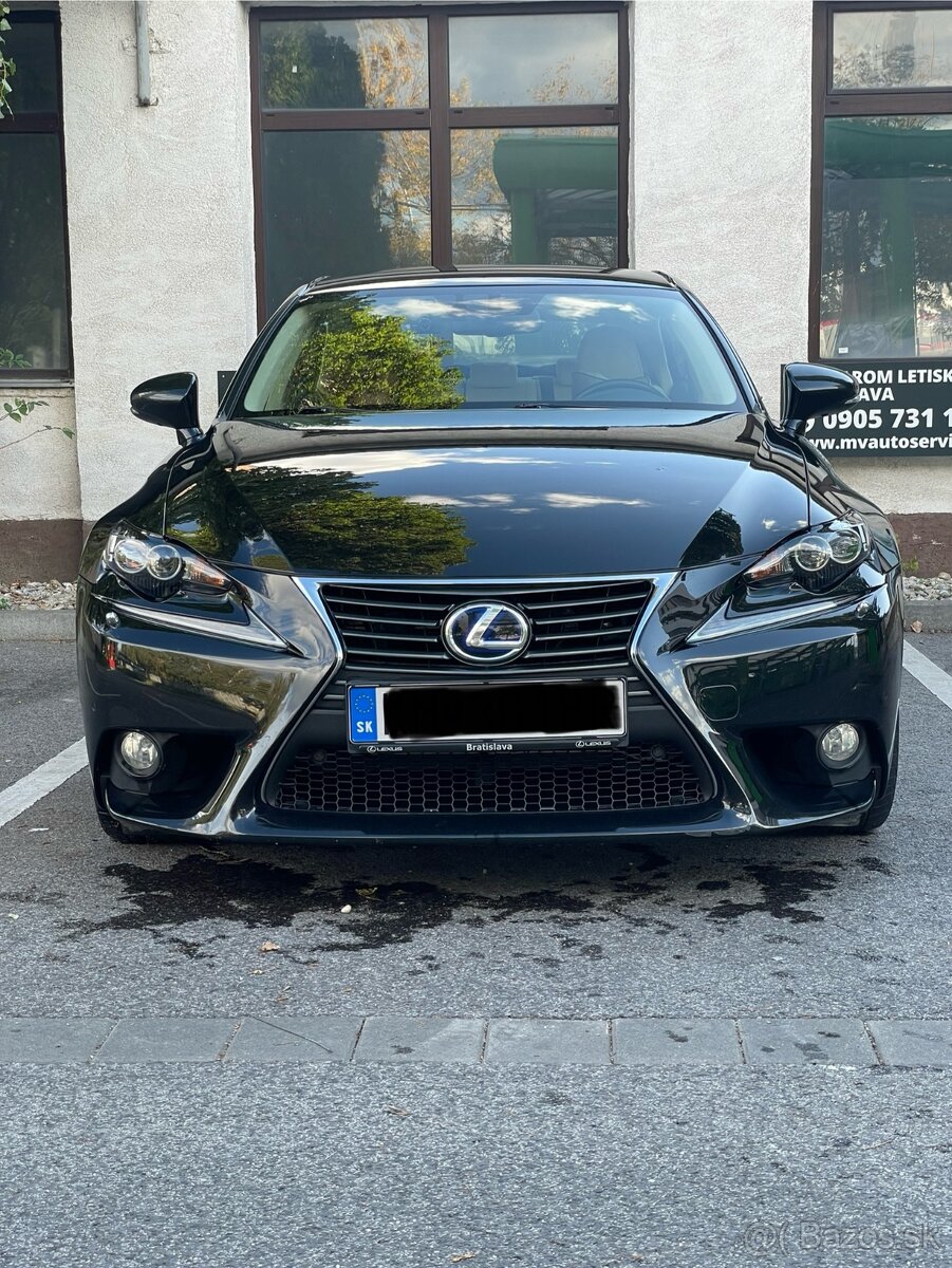 Lexus IS300H