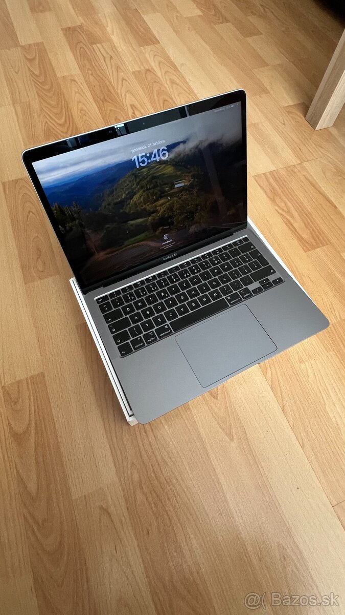 MacBook Air 13, i3, 8gb ram, 256 gb