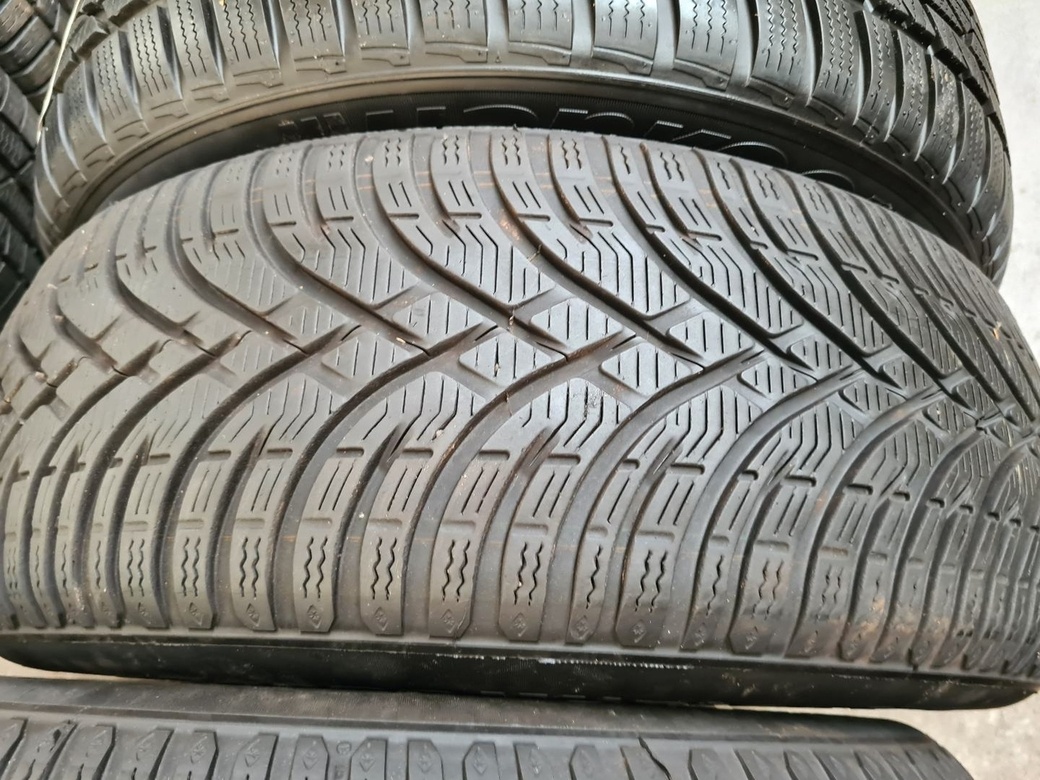 205/60r16 zimné 2 ks BF GOODRICH dezén 6,9 mm