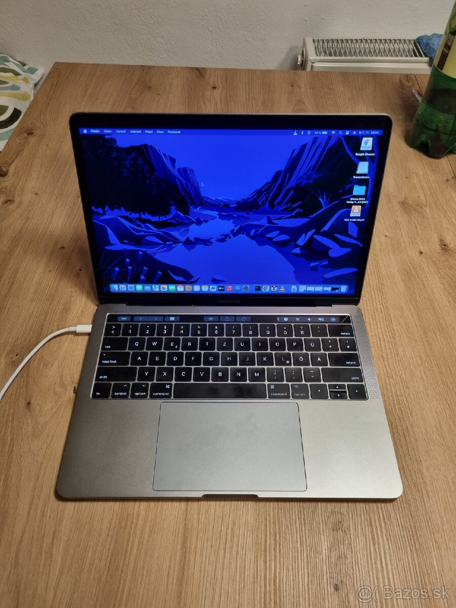 Apple MacBook Pro A1706 (13", 2017, Touch Bar)