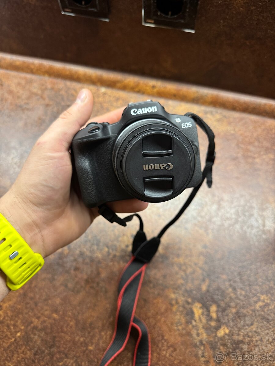 Canon eos R100