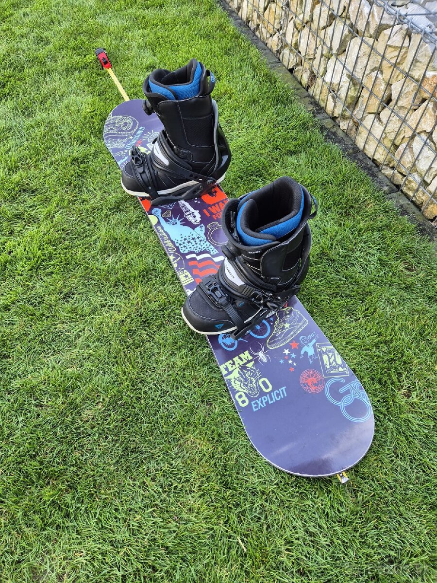 Snowboard set 130 cm s topánkami 38.5