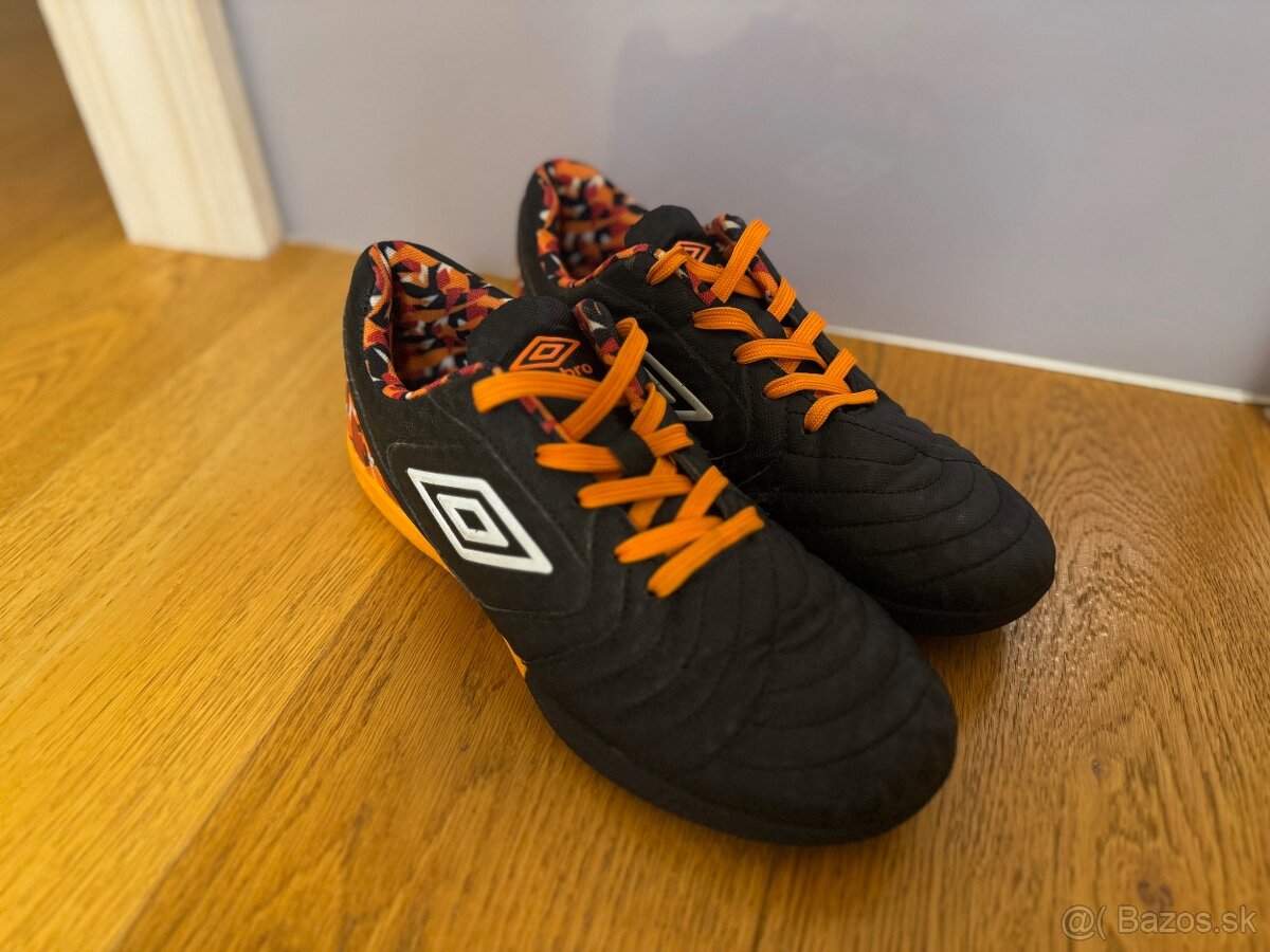 Umbro detske halovky 39 EU