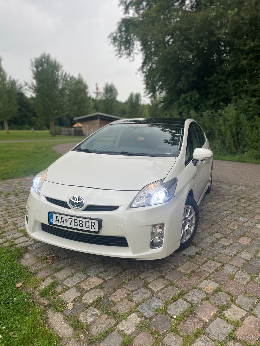 Toyota Prius 3 Hybrid + LPG solar 360 kamera