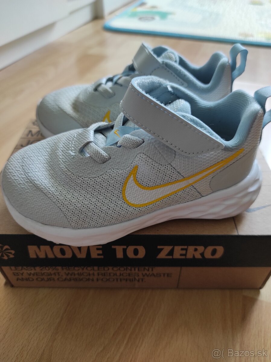 Nike tenisky svetlomodré 23