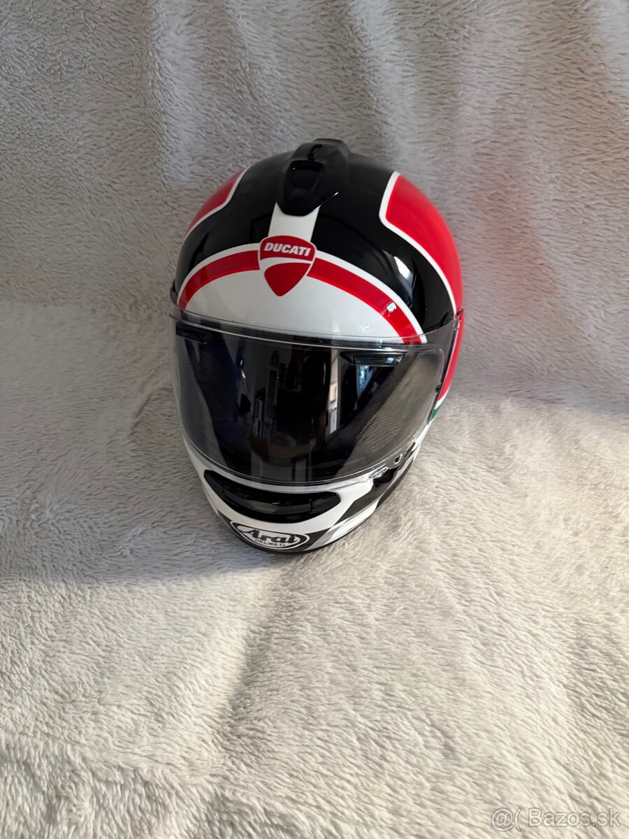 Prilba arai ducati