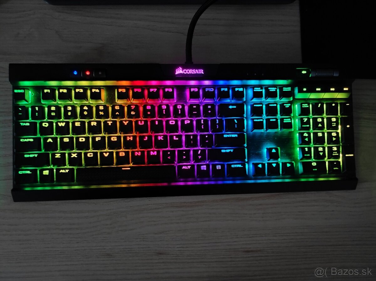 Klávesnica CORSAIR K70 RGB MK.2 LP + podložka zadarmo