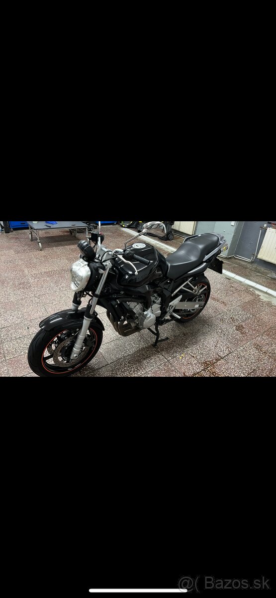 Yamaha fz600