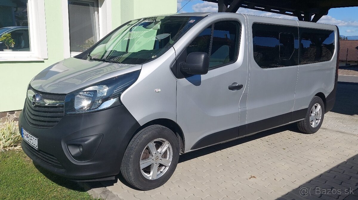 Prenájom 9 miestnej dodávky Opel Vivaro