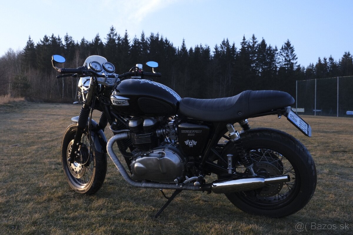 Triumph thruxton 900