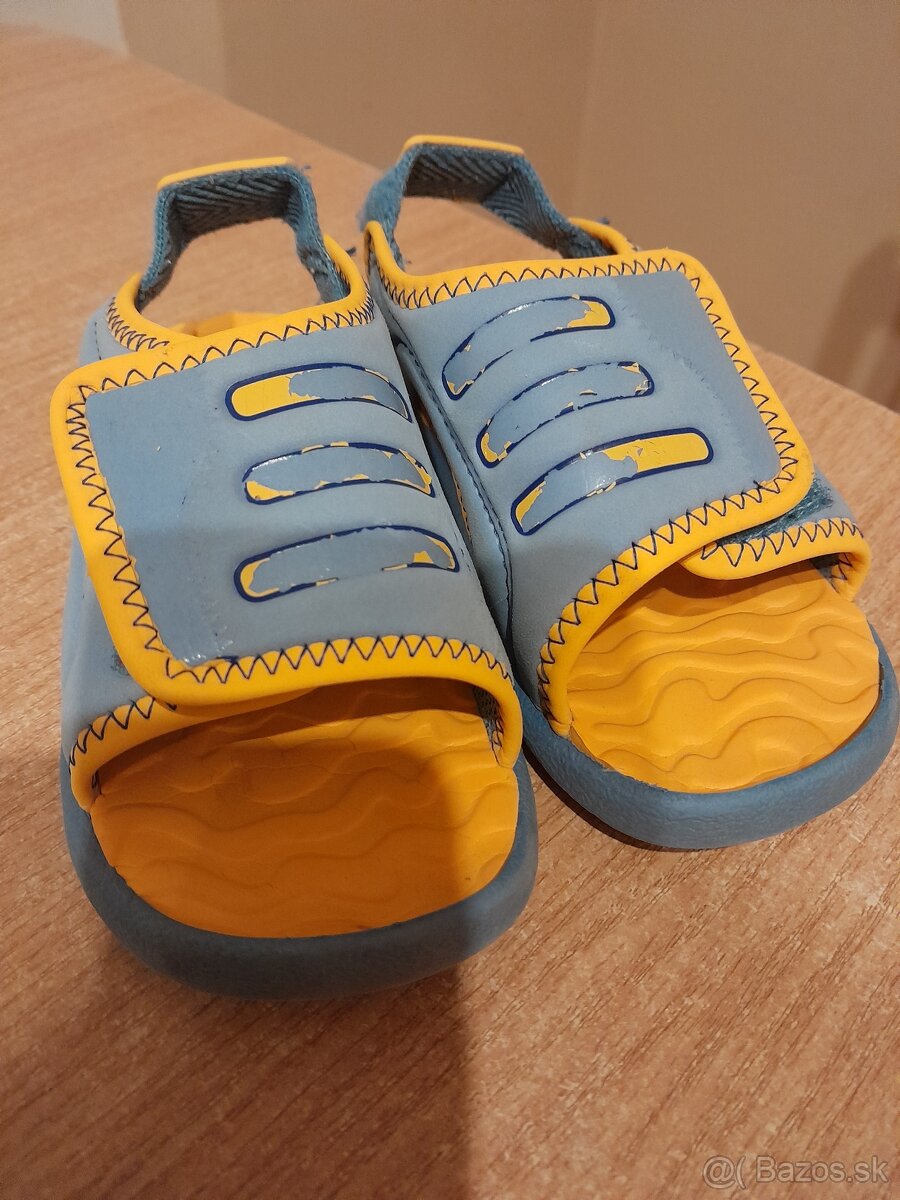 Adidas sandale č.24