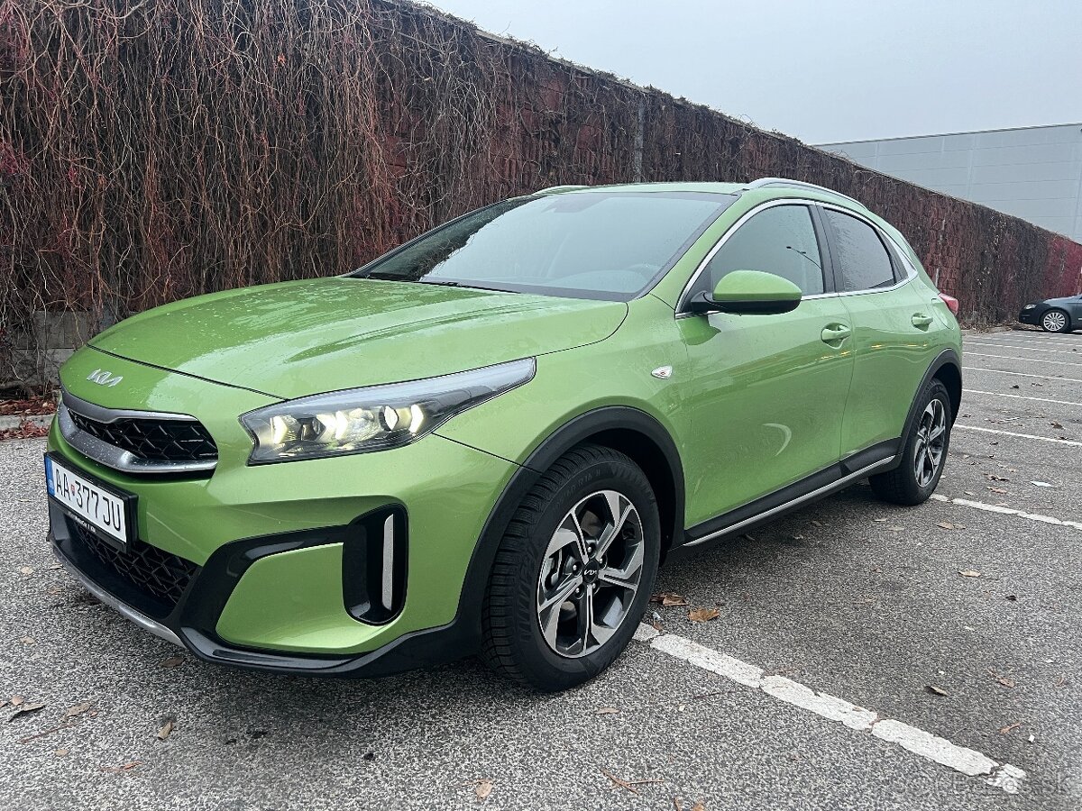 KIA XCeed 1,5 T-GDi  7 DCT SILVER