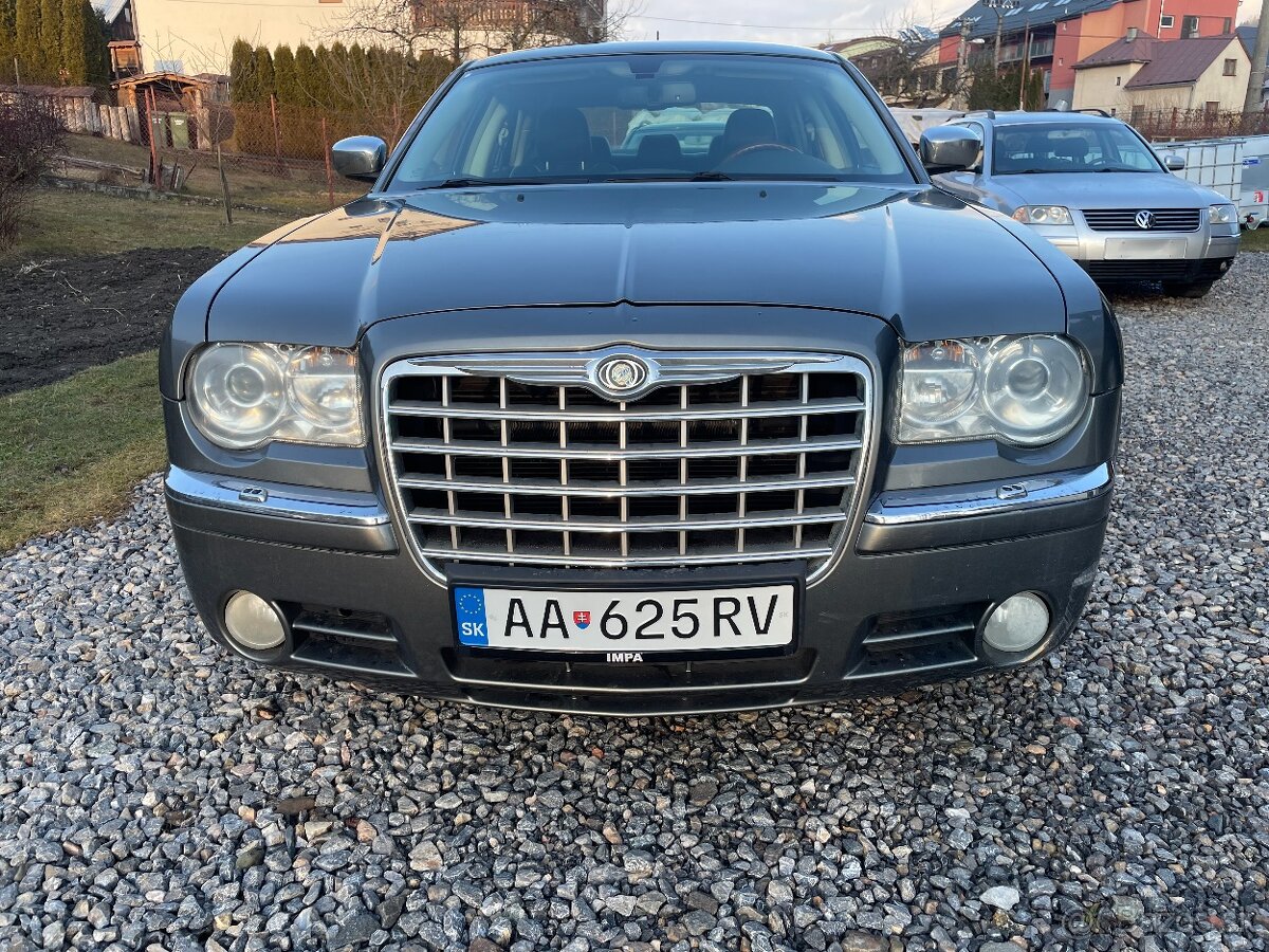 Chrysler 300C 2,7 benzín automat 130kw