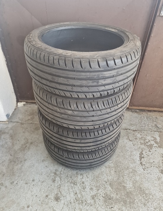 235/45 R19 TOYO PROXES CF2 SUV