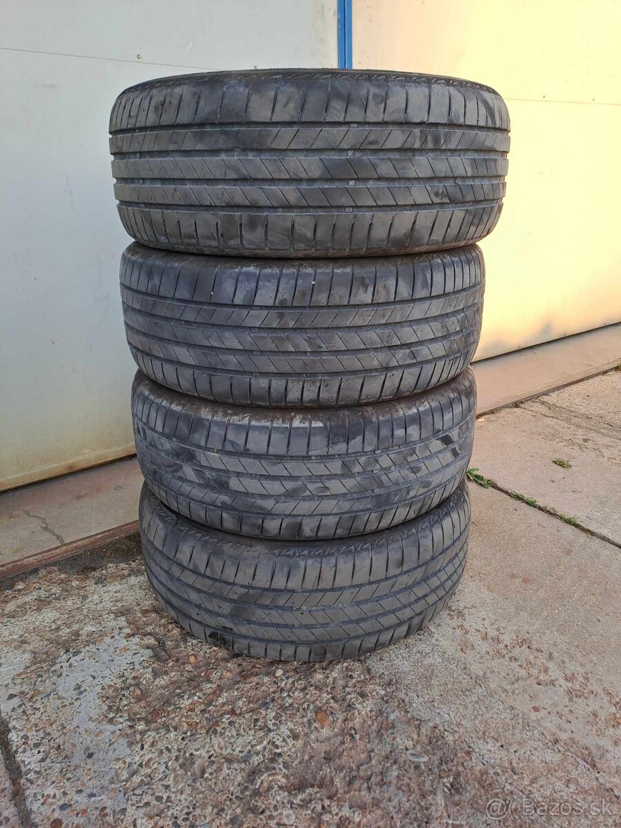 Pneu VW T6 235/55 R17