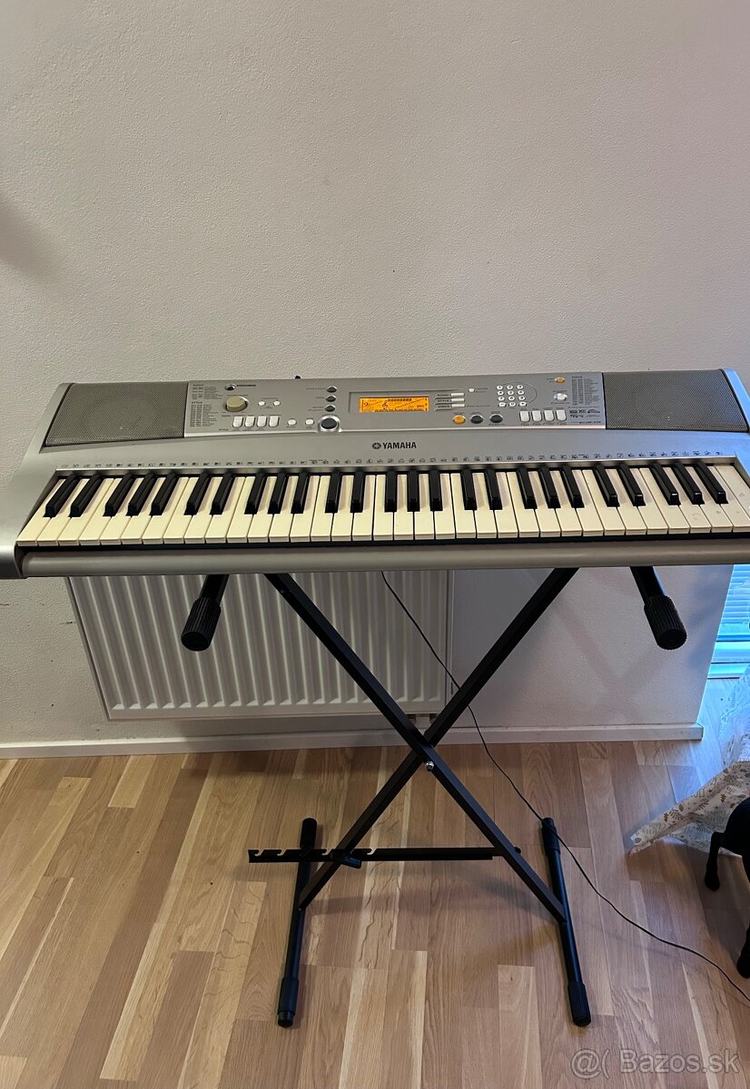 Predám Yamaha portatone PSR e303