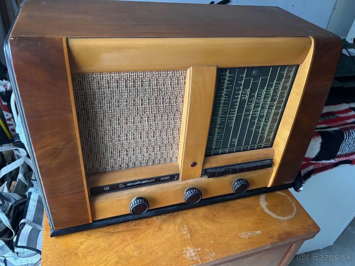 Predám retro rádio Tesla T516A Largo