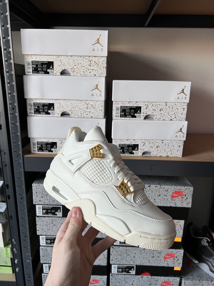 JORDAN 4 Retro Metallic Gold