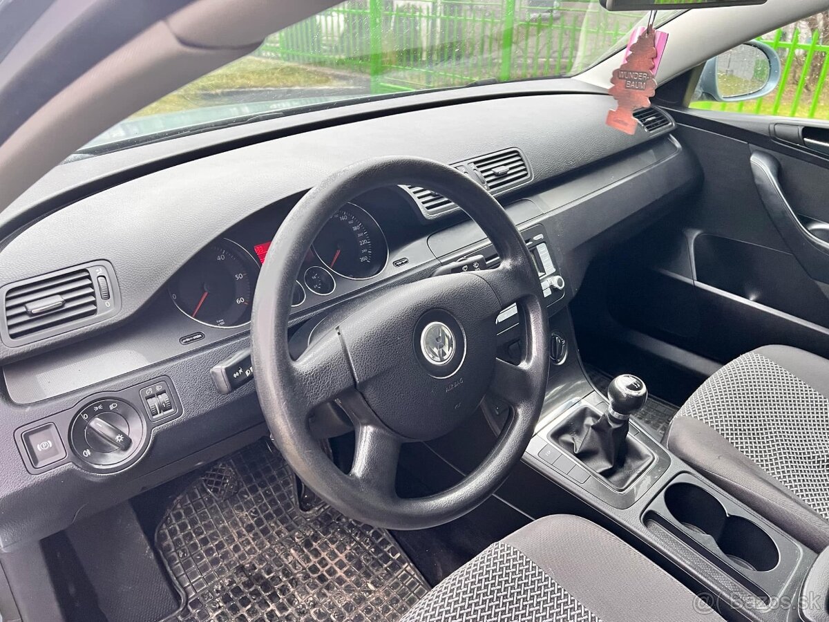 Predam volkswagen Passat 1.9 TDI