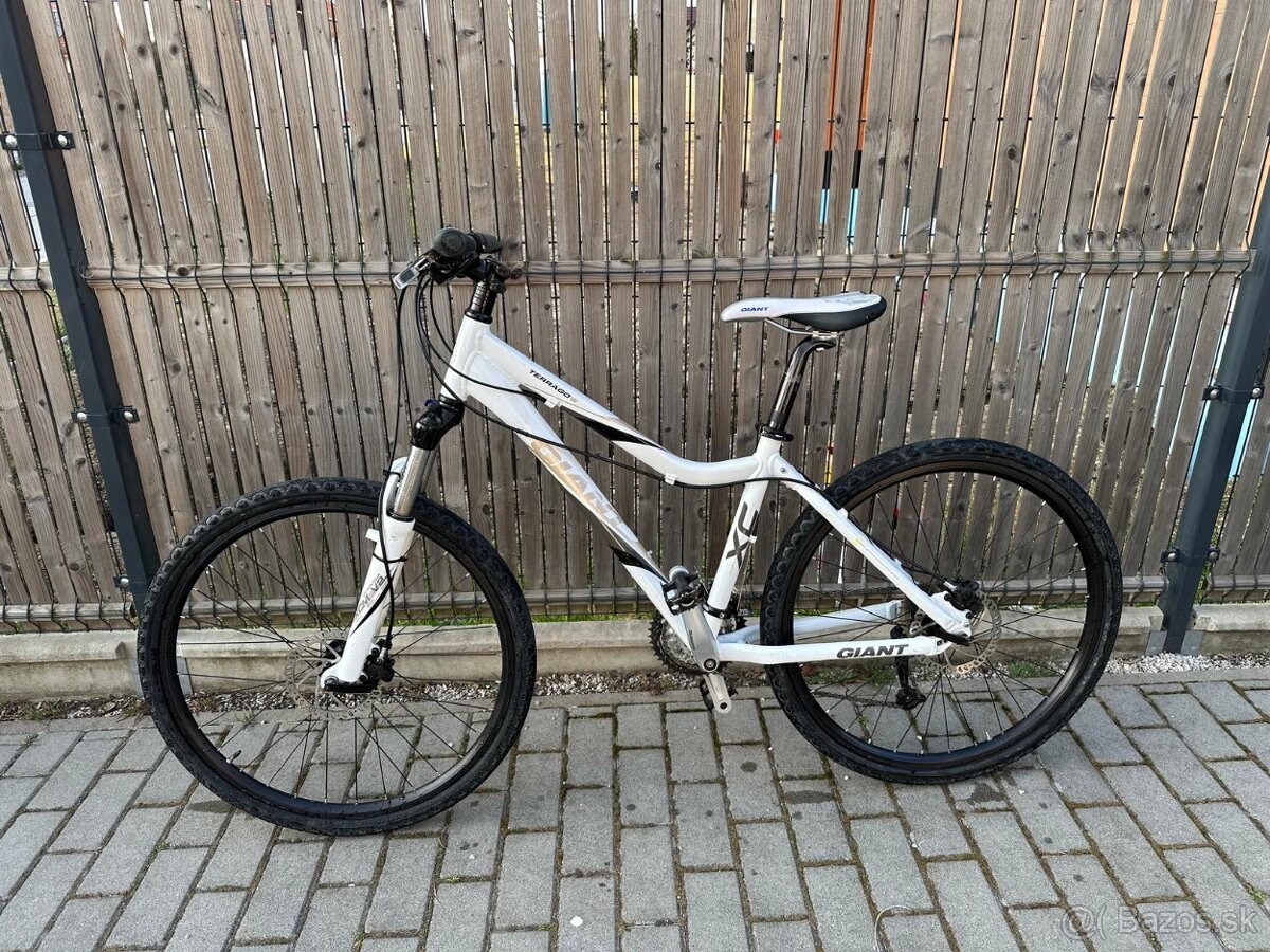 Dámsky horský bicykel GIANT TERRAGO w 26 veľ. S