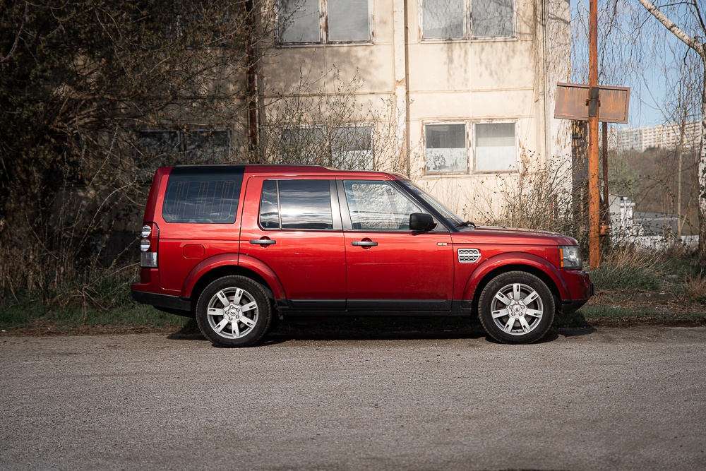 LAND ROVER DISCOVERY 4 • 2011 • TDV6 • SE