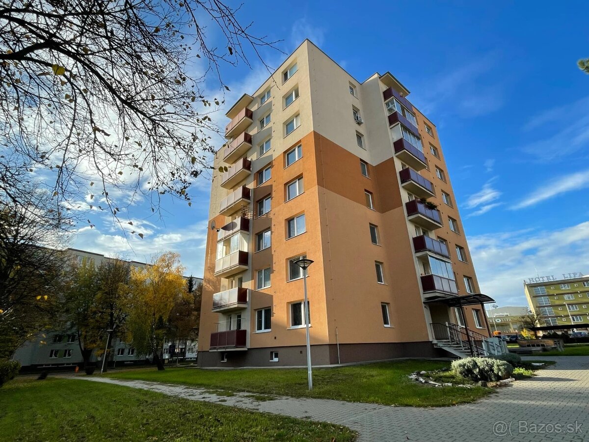 Na predaj veľký 3 izbový byt o rozlohe 79 m2, s balkónom