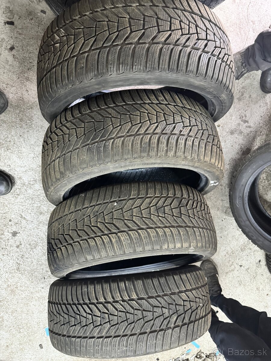 Pneu 235/40R19