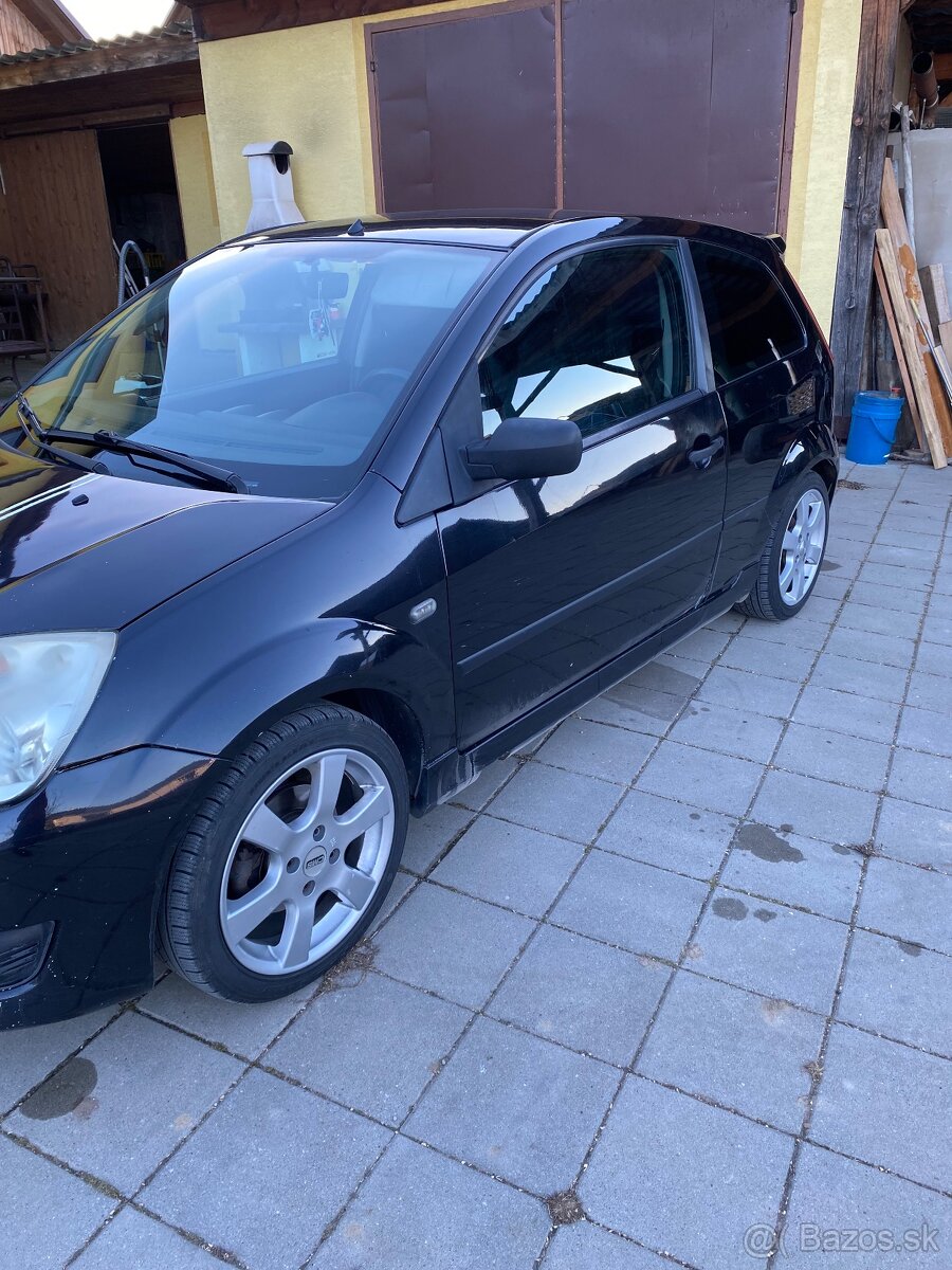 Ford Fiesta 1.4 benzín