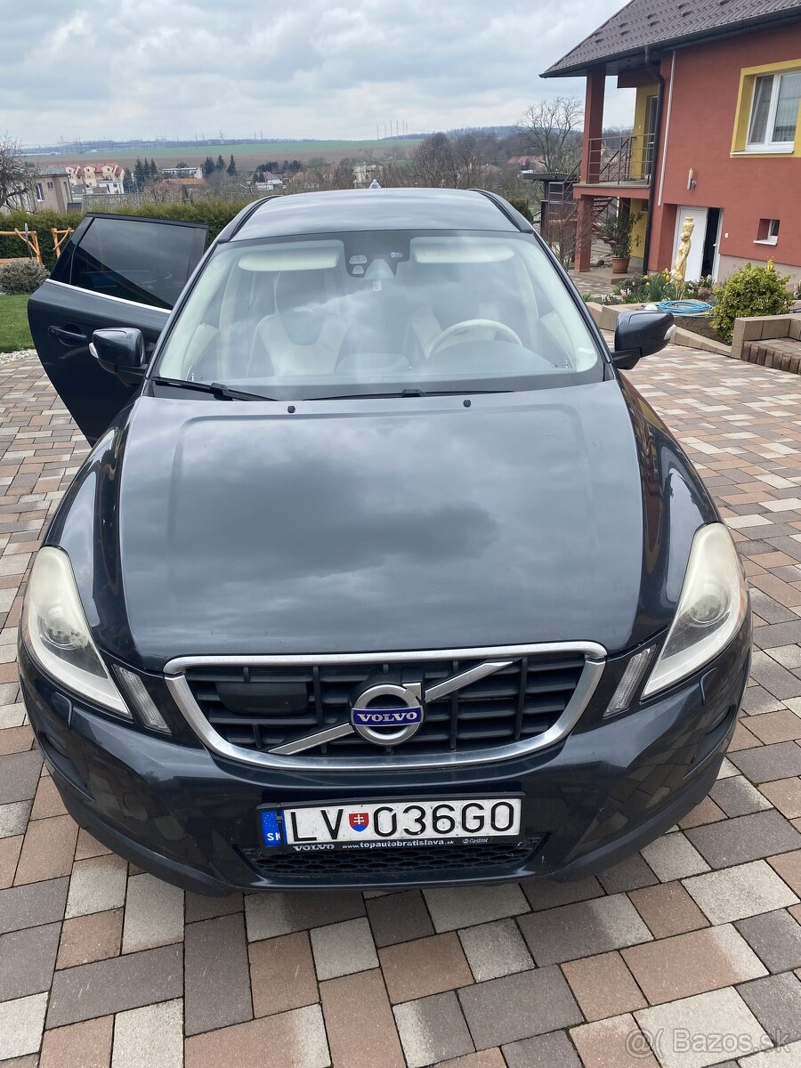 Volvo XC60, 2,4l D5 4x4 Automat. Full výbava.