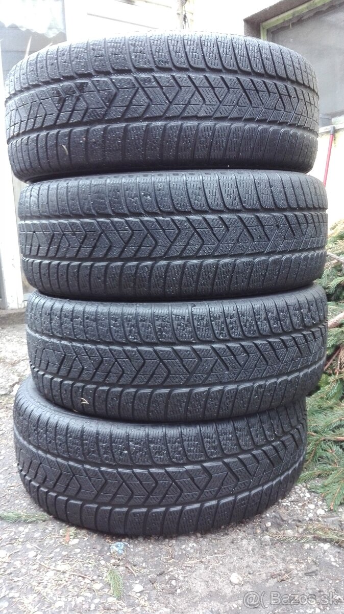 Predám 4-Zimné pneumatiky Pirelli Scorpion 235/60 R18