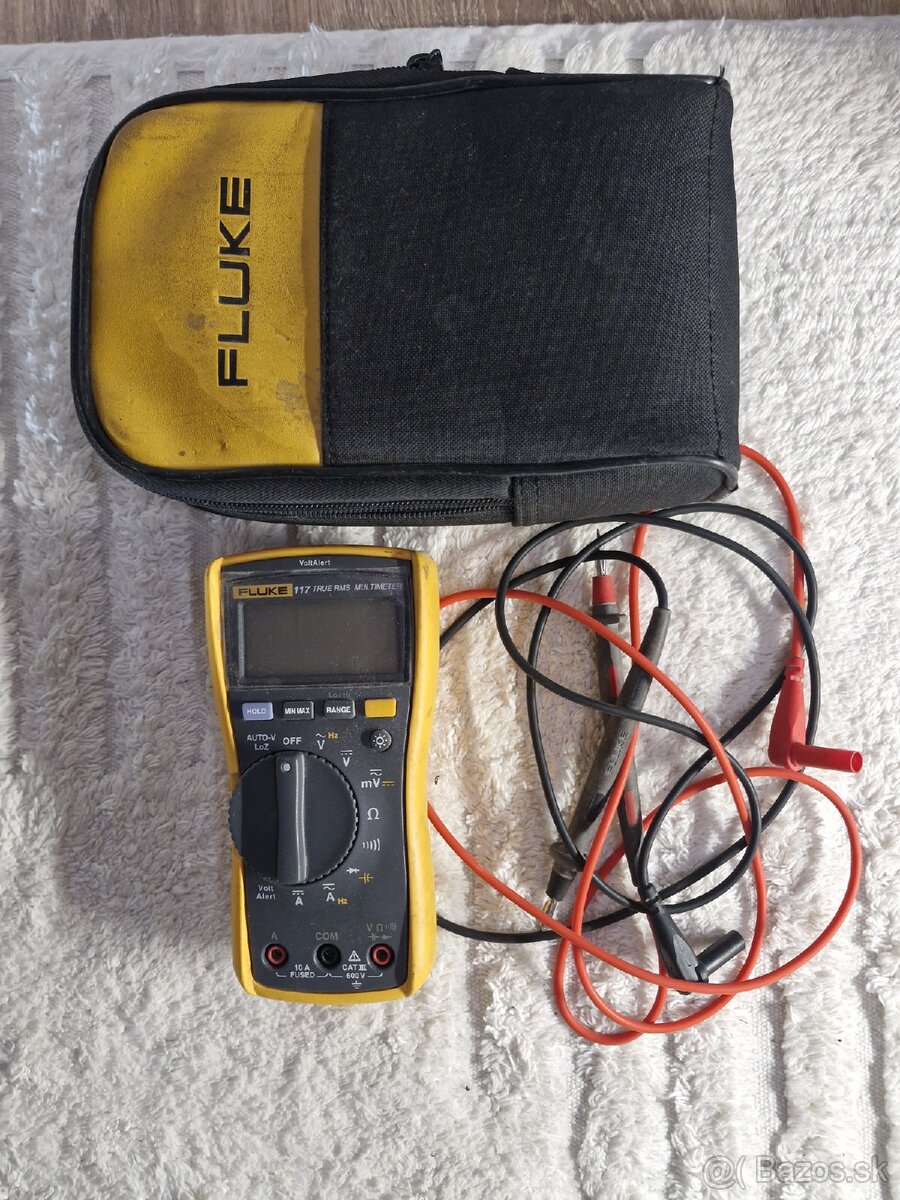 FLUKE 117 TRUE RMS MULTIMETER