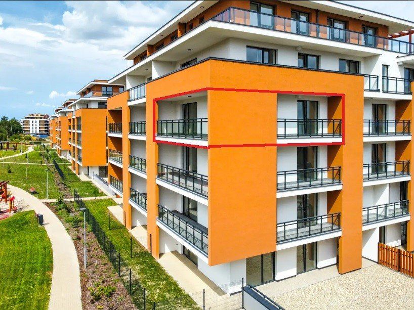 POSLEDNÝ 2 IZBOVÝ BYT S VEĽKOU 26m2 TERASOU | PANORÁMA | HOL