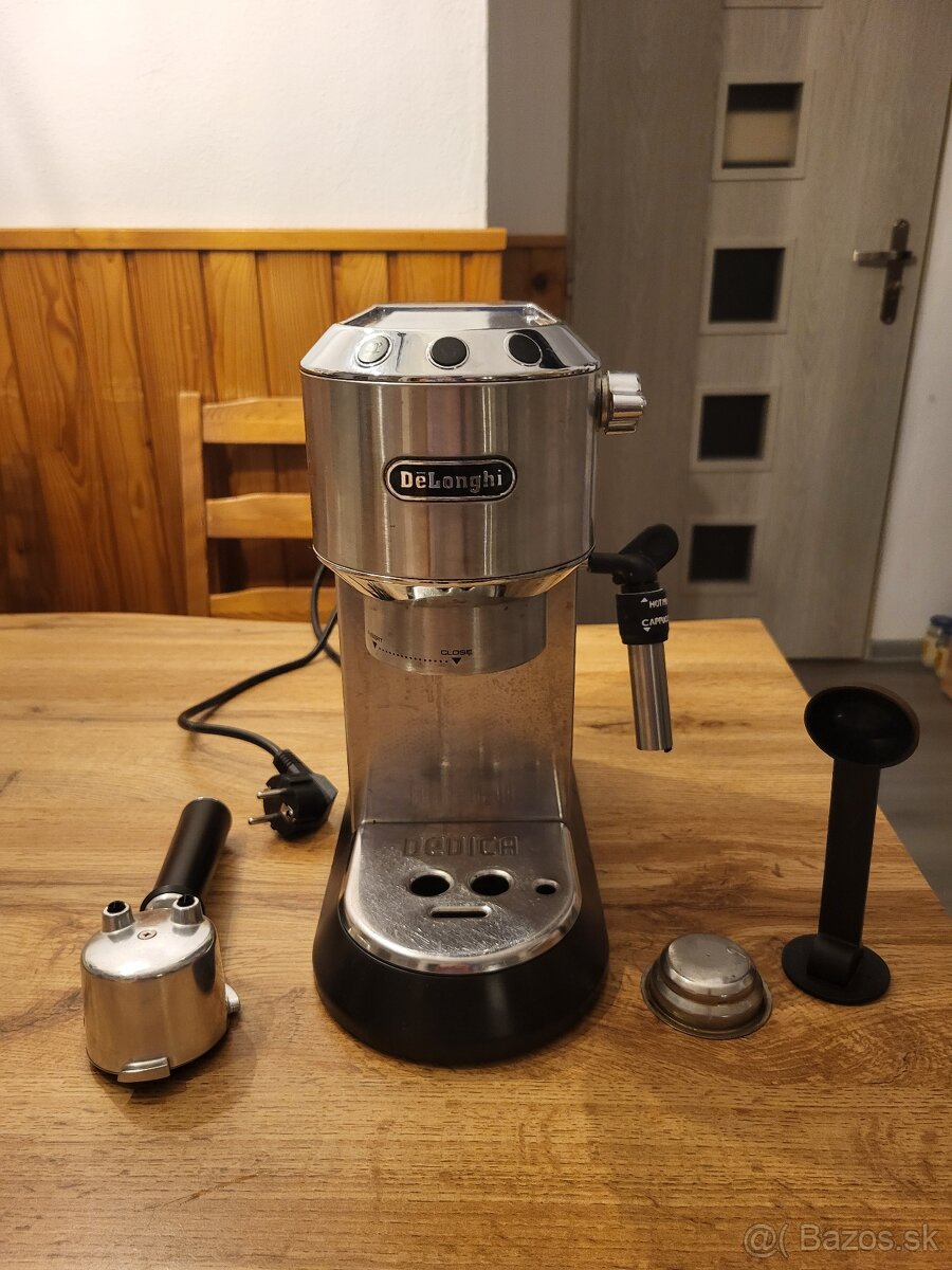 DeLonghi  - pákový kávovar