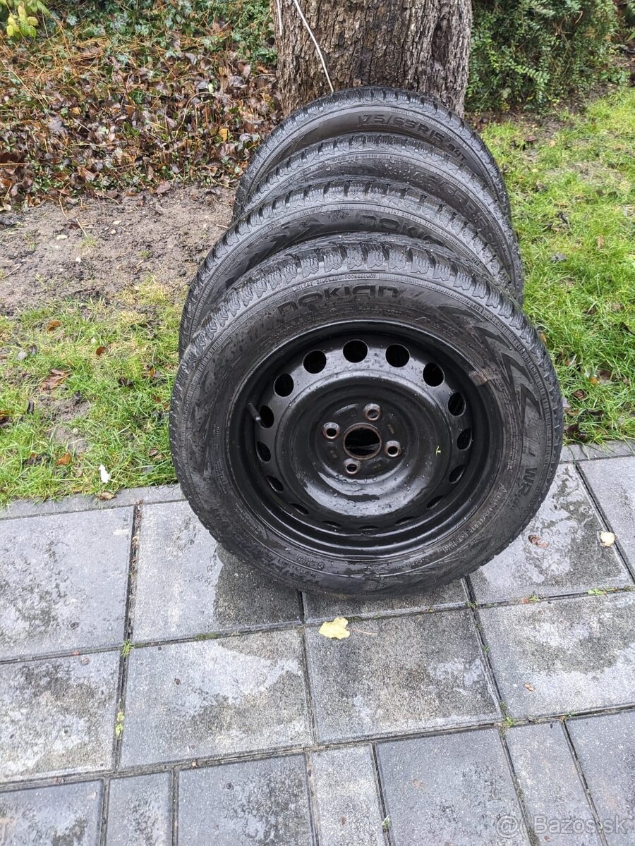 plechové disky R15 so zimnými pneu 175/65 R15 84T