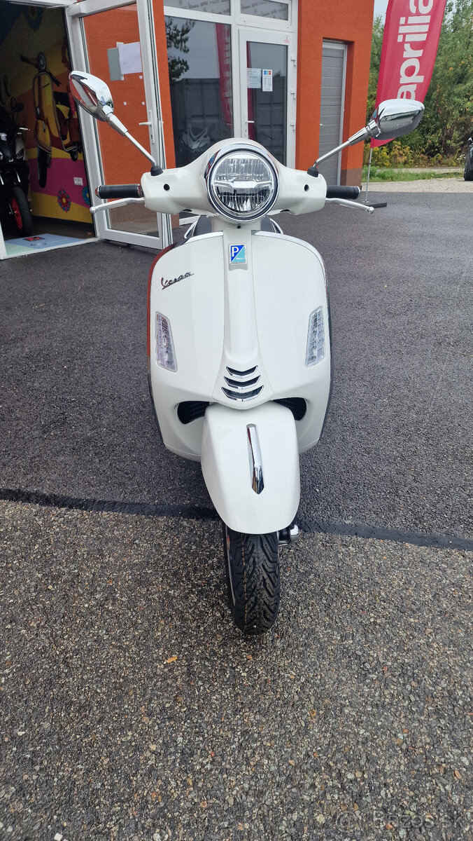 Vespa 300 GTS Super