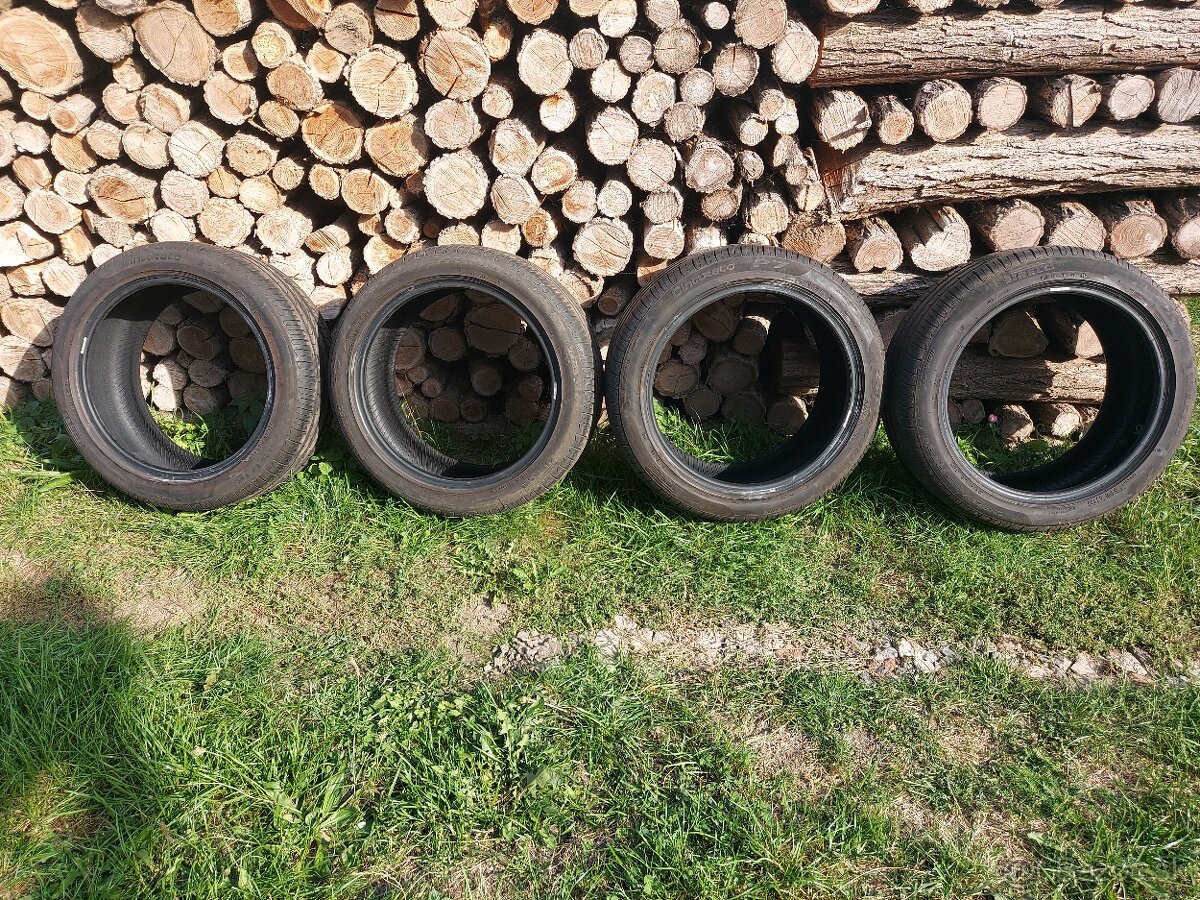 Predám 4 ks pneu. Pirelli Cinturáto 235/45 R18.