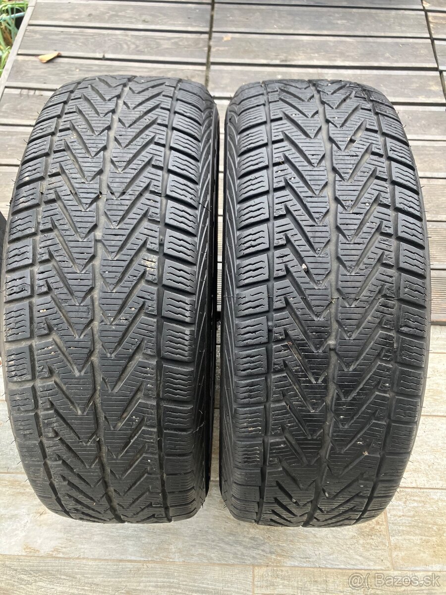 //Vredstein 225/60 R17