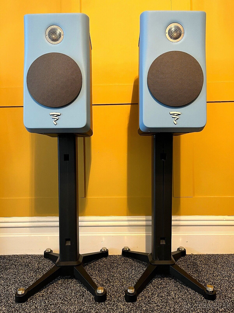 FOCAL KANTA 1 + stands