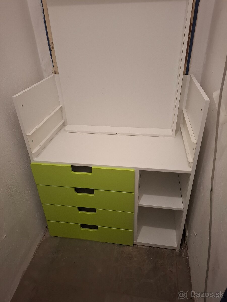 Prebalovací pult Ikea