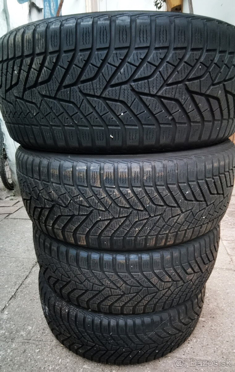 zimné  pneu Yokohama BluEarth wnter V905 215/55 R16 93