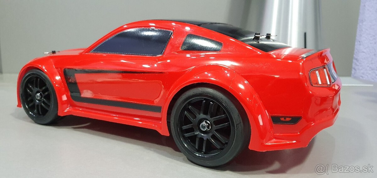 Traxxas Ford Mustang 1:18 4WD RTR červené