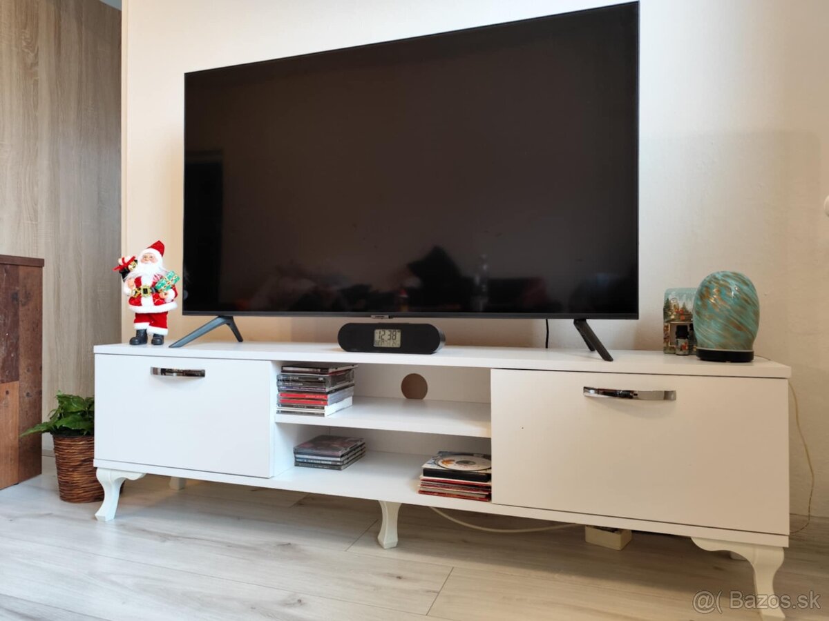 Komoda pod TV