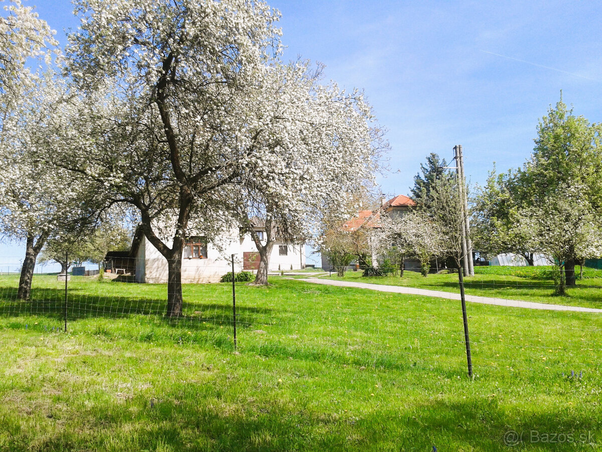 PRE NÁROČNÝCH - Výnimočné rodinné sídlo - farma, ranč