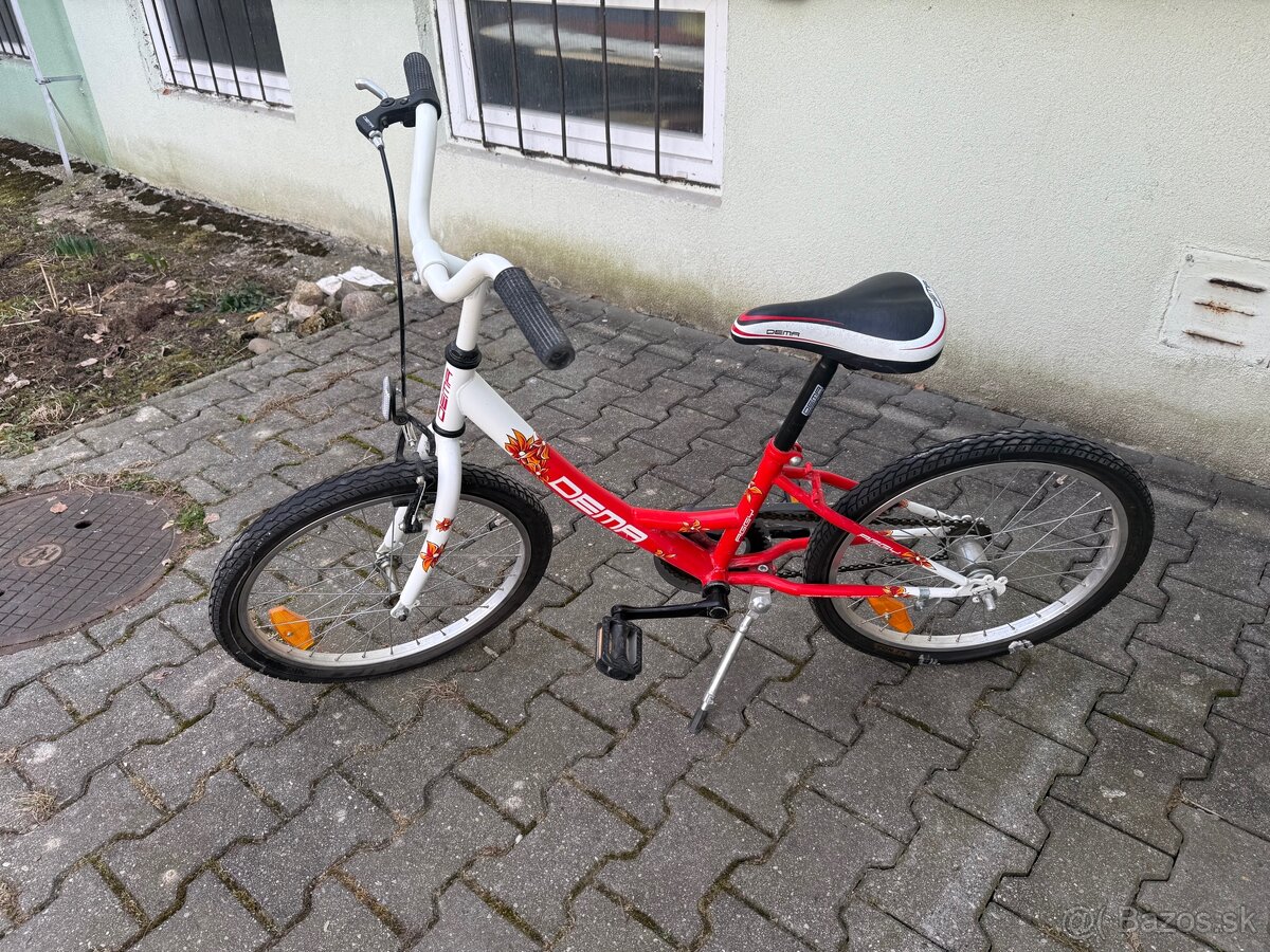 Dievčenský bicykel