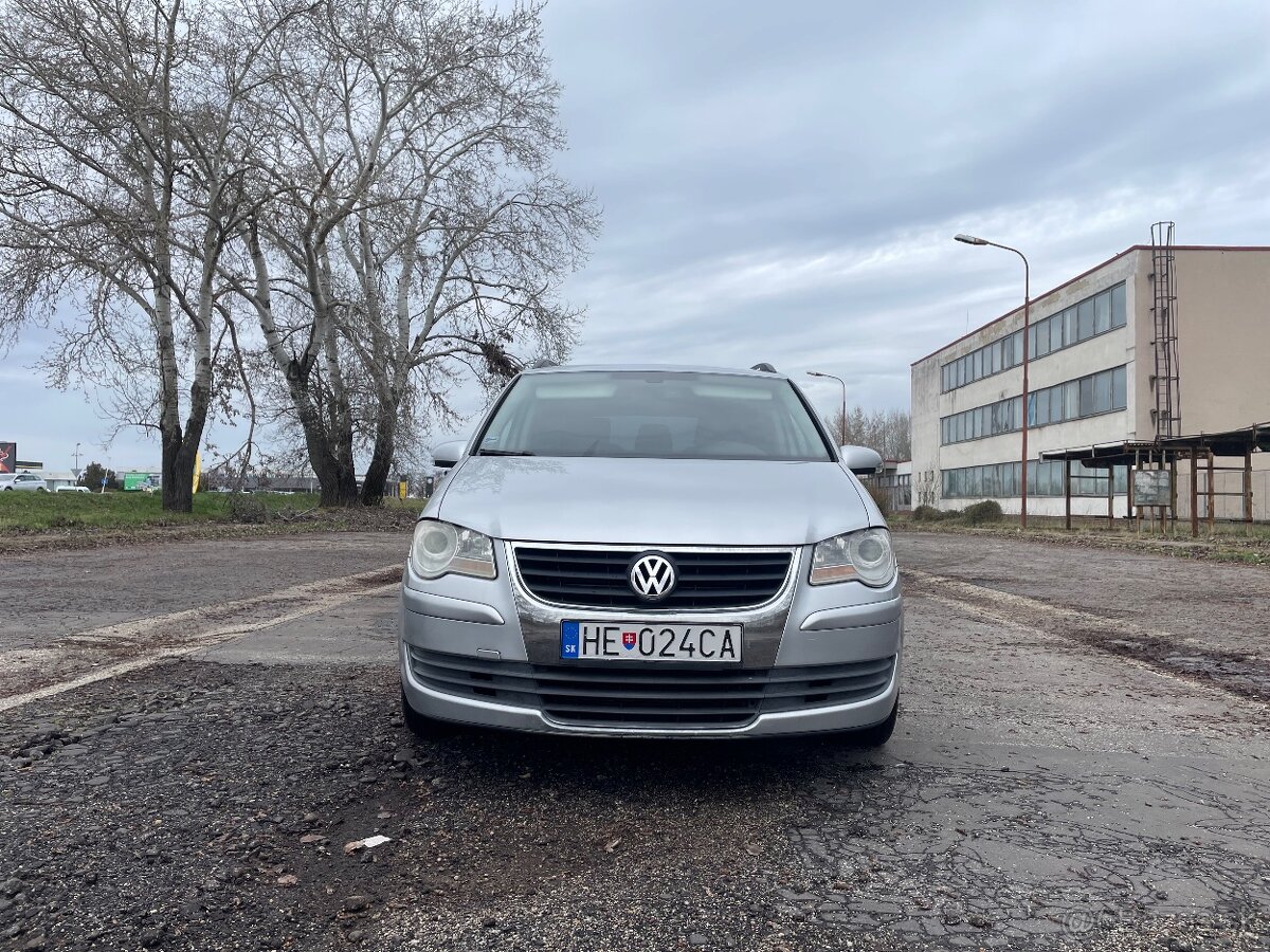 Predam Volkswagen Touran 2,0tdi