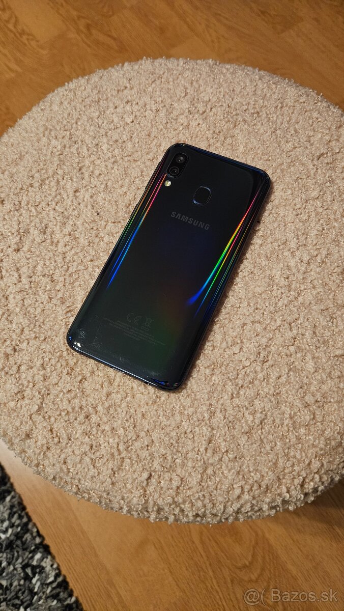 SAMSUNG A40