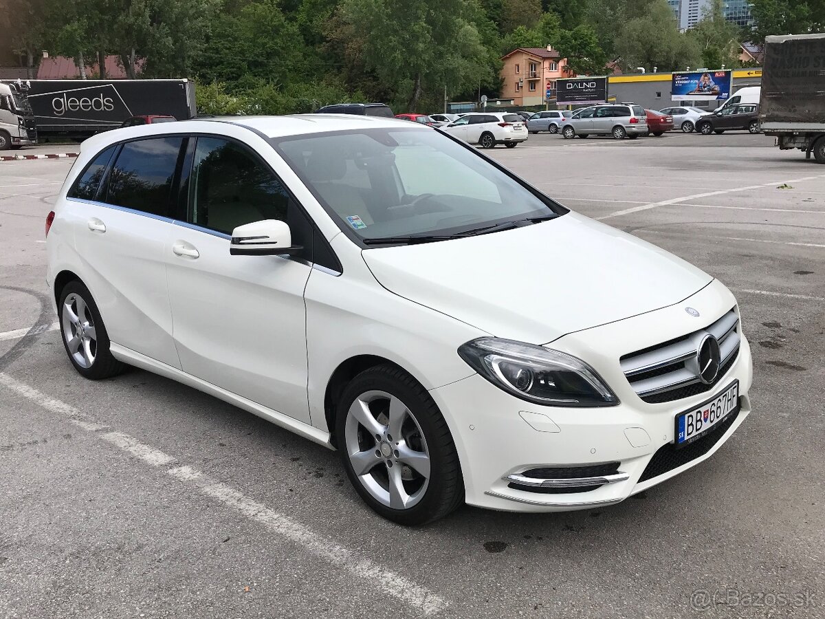 Mercedes Benz B180