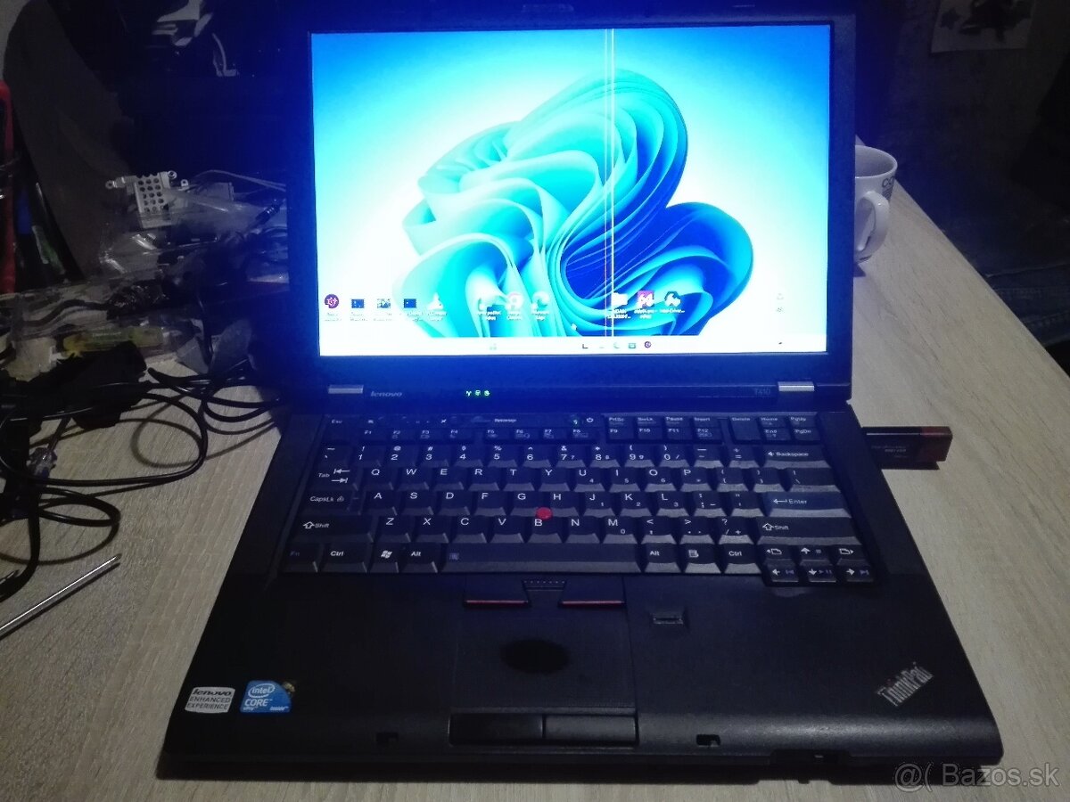 Lenovo i3 4 x 2,4 GHz. SSD 128GB. 14 HD+. Nová baterka.