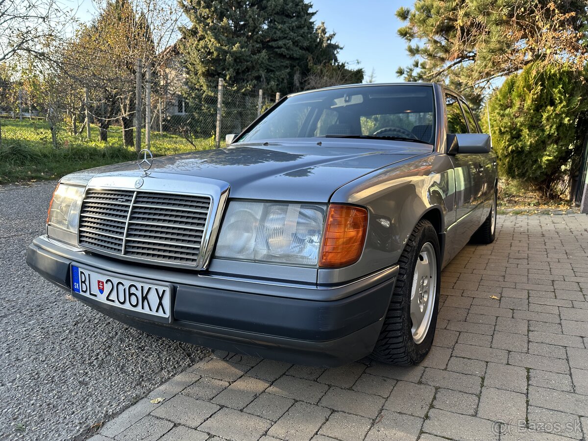 Mercedes-Benz W124 230E